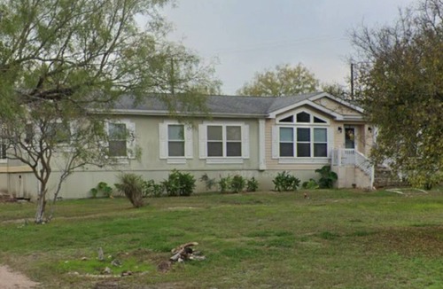 San Antonio House | Karan 2-bedroom house in enjoyable San Antonio with WiFi, AC
