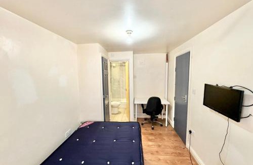 Mildenhall House | Karan Lodge