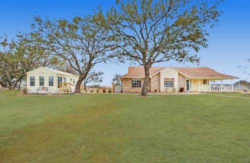 Johnson City House | Karas Cottage