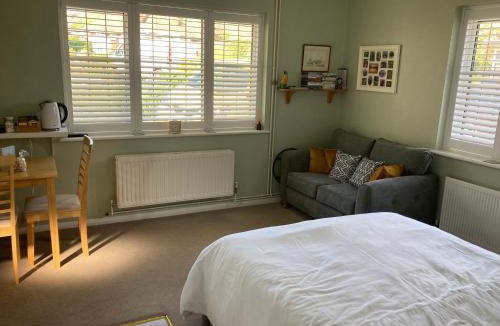 Worthing House | Karibu