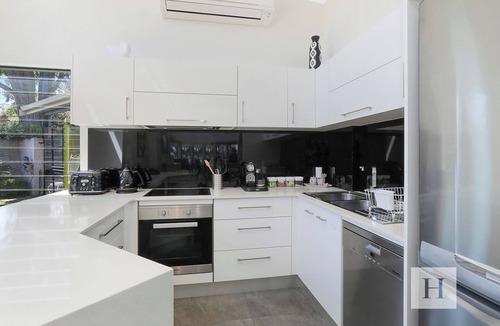 Summerland Point House | Karinyah - Panoramic Waterfront Views