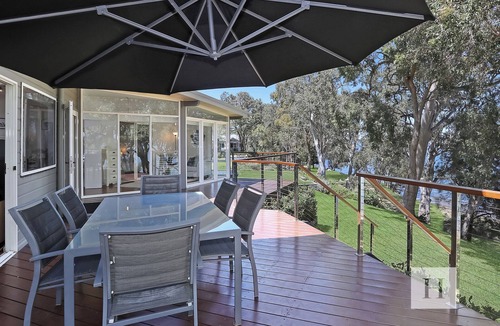 Summerland Point House | Karinyah - Panoramic Waterfront Views