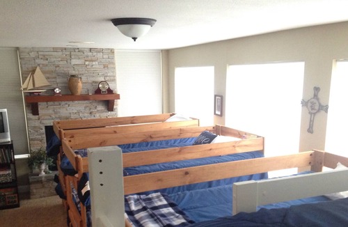 Linn Creek House | Karis Cottage - Private Pool and Dock on 20 Lakefront Acres