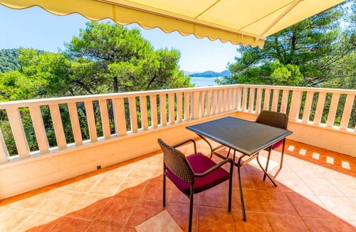 Polace Apartment | Karla - Studio in Polače, balcony with partial sea view