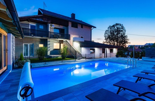Slunj Apartment | Karlo Apartment with pool*