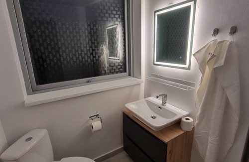 Give House | Karlskovhuset - Modern & Cozy, 8km from Legoland