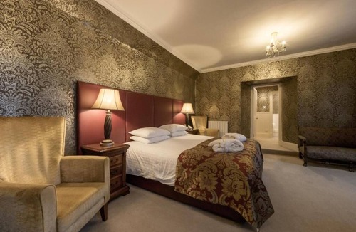 Port of Menteith Hotel | Karma Lake of Menteith