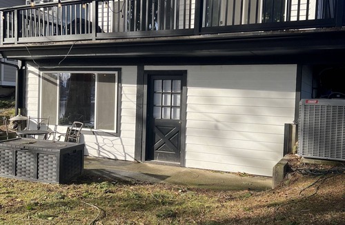 SeaTac Cottage | Karmen's Lake Cottage A2