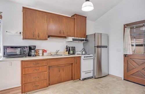 SeaTac Cottage | Karmen's Lake Cottage B