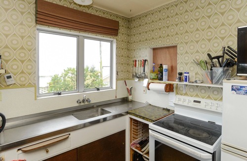 Waimarama Cottage | Karoola - Waimarama Bach