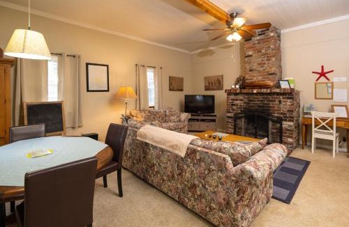 Seaside Villa | Karr Beach House on Franklin