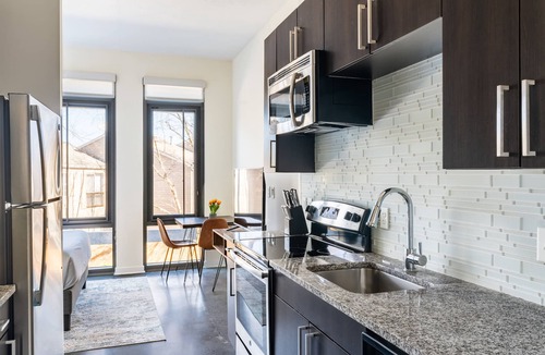 Del Ray Apartment | Kasa Alexandria Washington