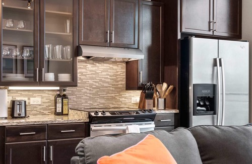Waller Creek District Apartment | Kasa | Cozy 1BD + Pet Friendly | Austin