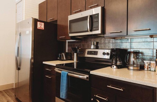 Chestnut Apartment | Kasa East Austin