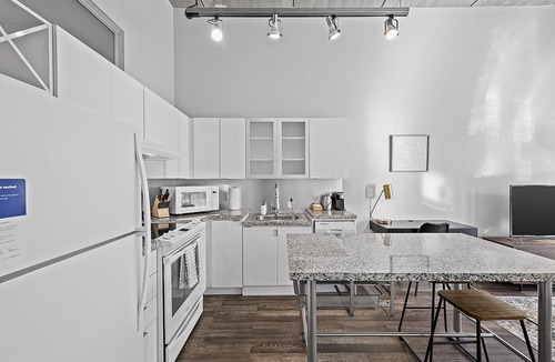 South Side Flats Apartment | Kasa South Side Pittsburgh