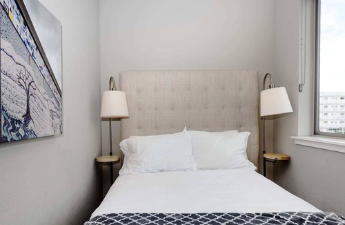 Highland Apartment | Kasa The Comma | Classic 1BD in Denver