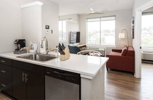 Highland Apartment | Kasa The Comma | Classic 1BD in Denver