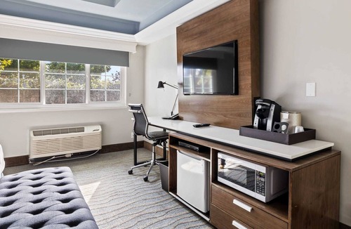 San Jose Apartment | Kasa The Row | Virtual Front Desk, Superior King