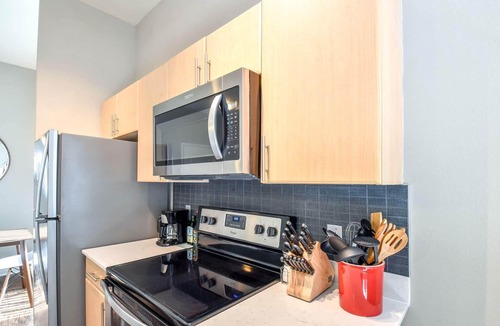 Legacy Park Apartment | Kasa | Welcoming 1BD + Fast Wifi | Plano