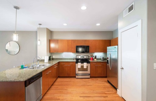 Legacy Park Apartment | Kasa | Welcoming 2BD + On-Site Gym | Plano