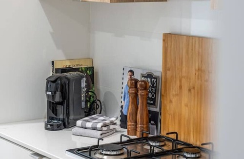 Tonsley House | Kashida - 2BR Townhouse WiFi Study