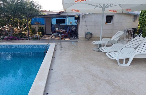 Kastel Stafilic Apartment | Kastel Stafilic Comfortable Apartments - Three Bedroom Apartment with Terrace