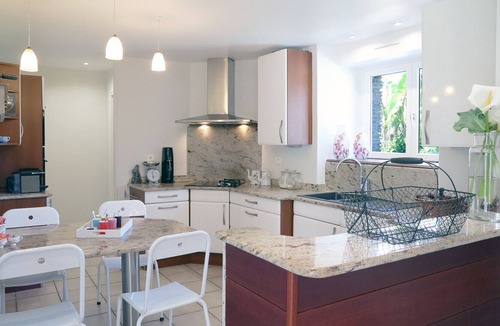 Saint-Meloir-des-Ondes Villa | Kastelluce 2
