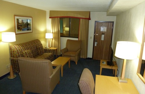 Sherman Station Hotel | Katahdin Inn & Suites