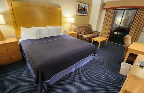 Sherman Station Hotel | Katahdin Inn & Suites