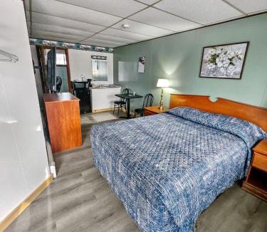 Sherman Station Hotel | Katahdin Valley Motel