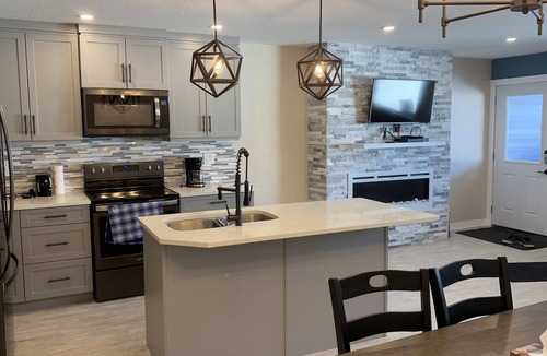 Katepwa Beach House | KATEPWA LAKE-HOME AWAY FROM HOME (condo 4)