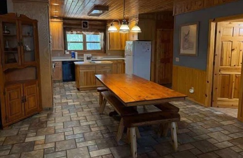 Hazelhurst House | Katherine Lake Lodge
