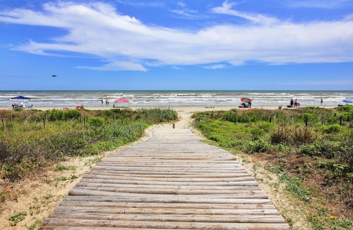 Beachside Village House | Kathie's Beachfront Kottage, 5BR/5BA Sleeps 13!