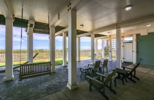 Beachside Village Cottage | Kathie's Beachfront Kottage by Ryson Vacation Rentals