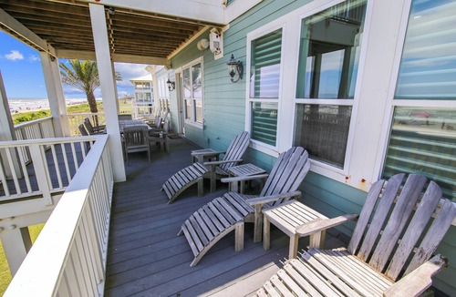 Beachside Village Cottage | Kathie's Beachfront Kottage by Ryson Vacation Rentals