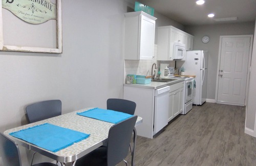 Turner Park Cottage | Katie's Kottage #2: 1938 Renovated Midtown Gingerbread Charmer
