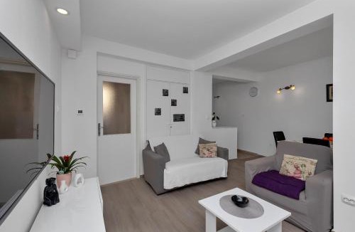 Bili brig Apartment | Katja