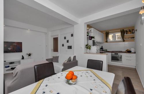 Bili brig Apartment | Katja