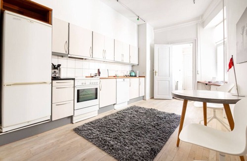 Copenhagen City Centre Apartment | Kattesundet Charm: Sleek Place - Historical Center