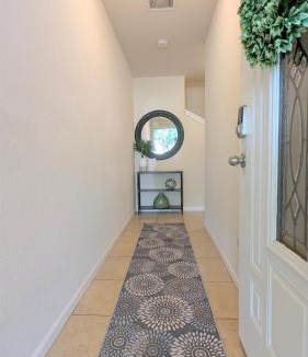 Brookshire House | Katy Family StaySleeps 8BackyardPet Friendly