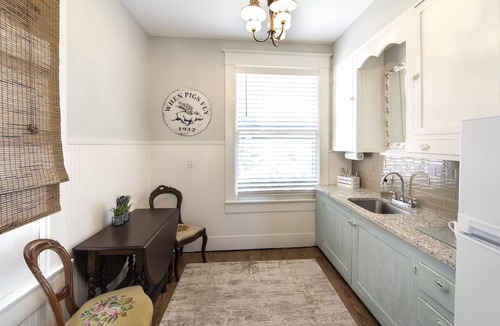 Smithville Bed & Breakfast | Katy House Bed and Breakfast