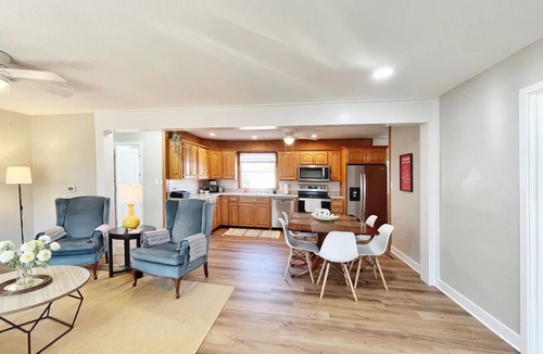 Sedalia House | Katy Trail Rest Stop