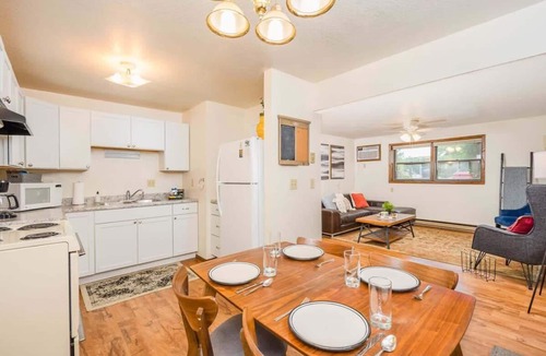Kaukauna Apartment | Kaukauna Flats 9 Summ