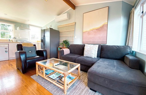 Parua Bay Bed & Breakfast | Kauri Villas