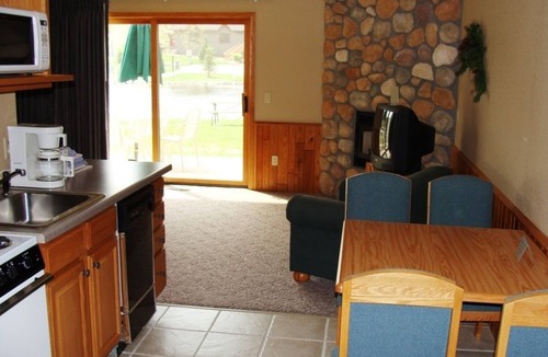 East Gull Lake Hotel | Kavanaugh's Sylvan Lake Resort