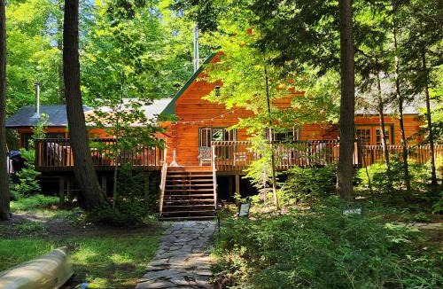 Algonquin Highlands Ski Chalet | Kawagama Shoreline