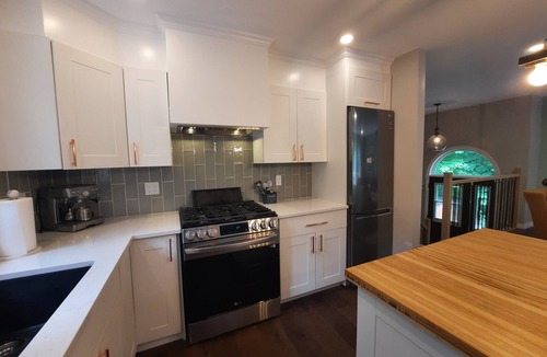 North Kawartha Cottage | Kawartha Forest Spa Cottage w/Hot Tub & Sauna