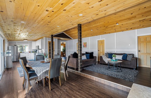 Kirkfield Cottage | Kawartha Lakefront Cottage | Fire Pit, Scenic Views & Nature