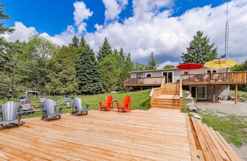 Irondale Cottage | Kawartha Lakes Cozy Cottage Retreat with HOT TUB