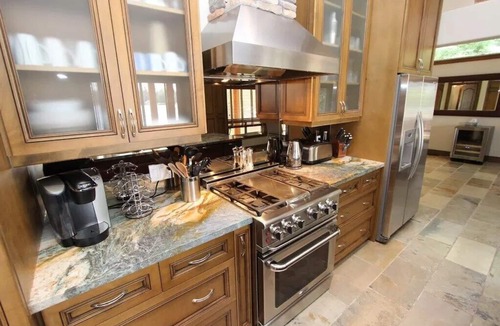 Fenelon Falls Cottage | Kawartha Lakes Waterfront, Hot Tub & Steam Room